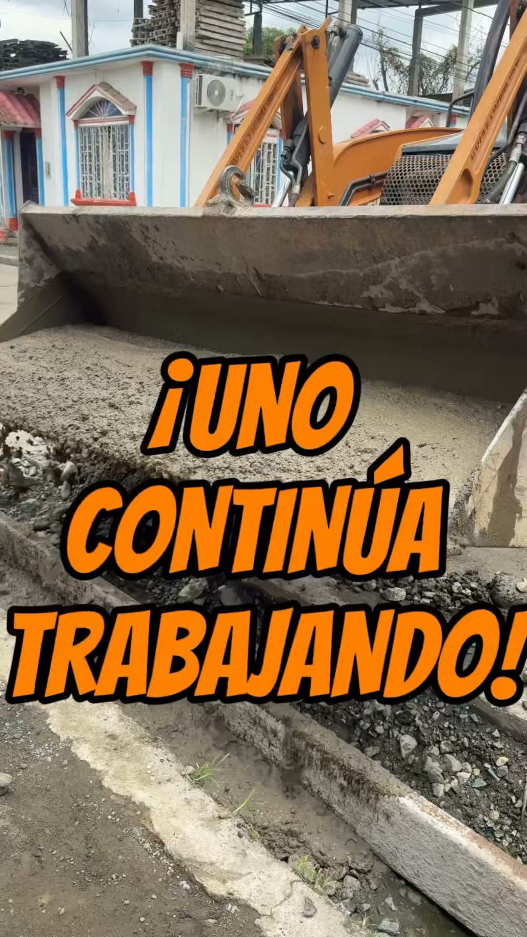 Simón Bolívar repara cunetas y asegura el asfaltado ordenado en la cabecera cantonal