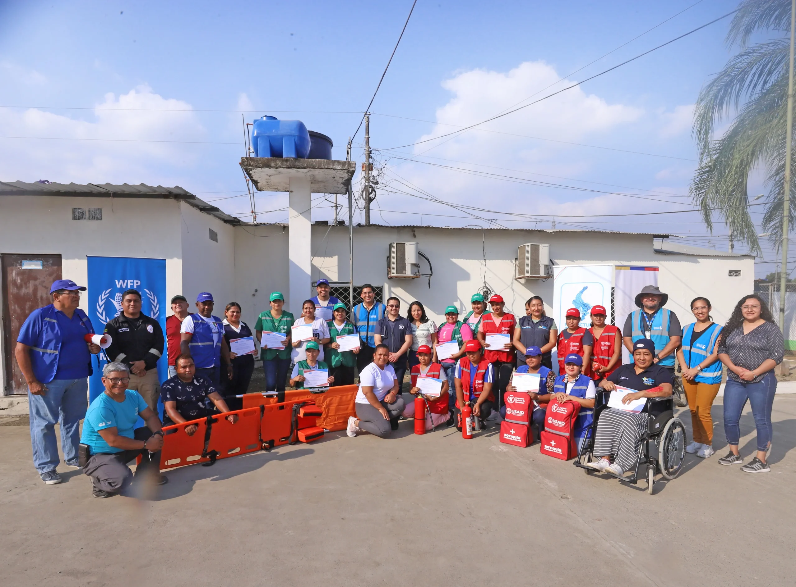 Joven lideró brigada en Simón Bolívar tras recibir equipo para emergencias