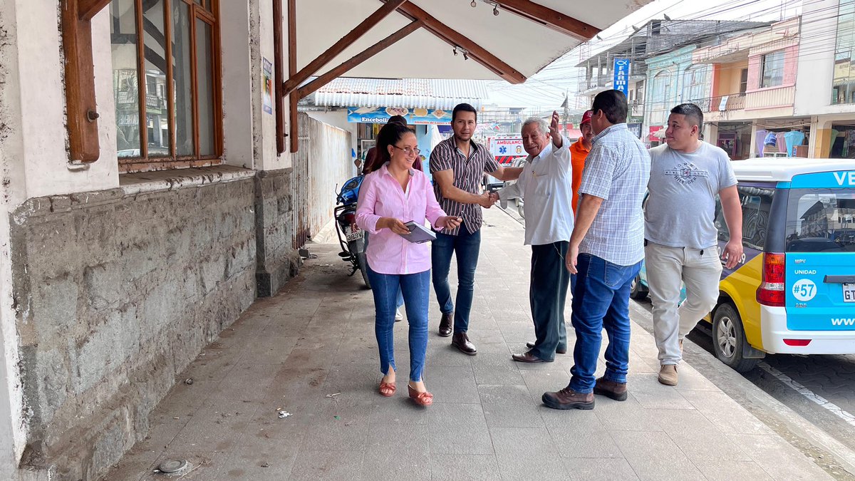 Alcalde de Naranjito inspecciona mejoras en estación del tren