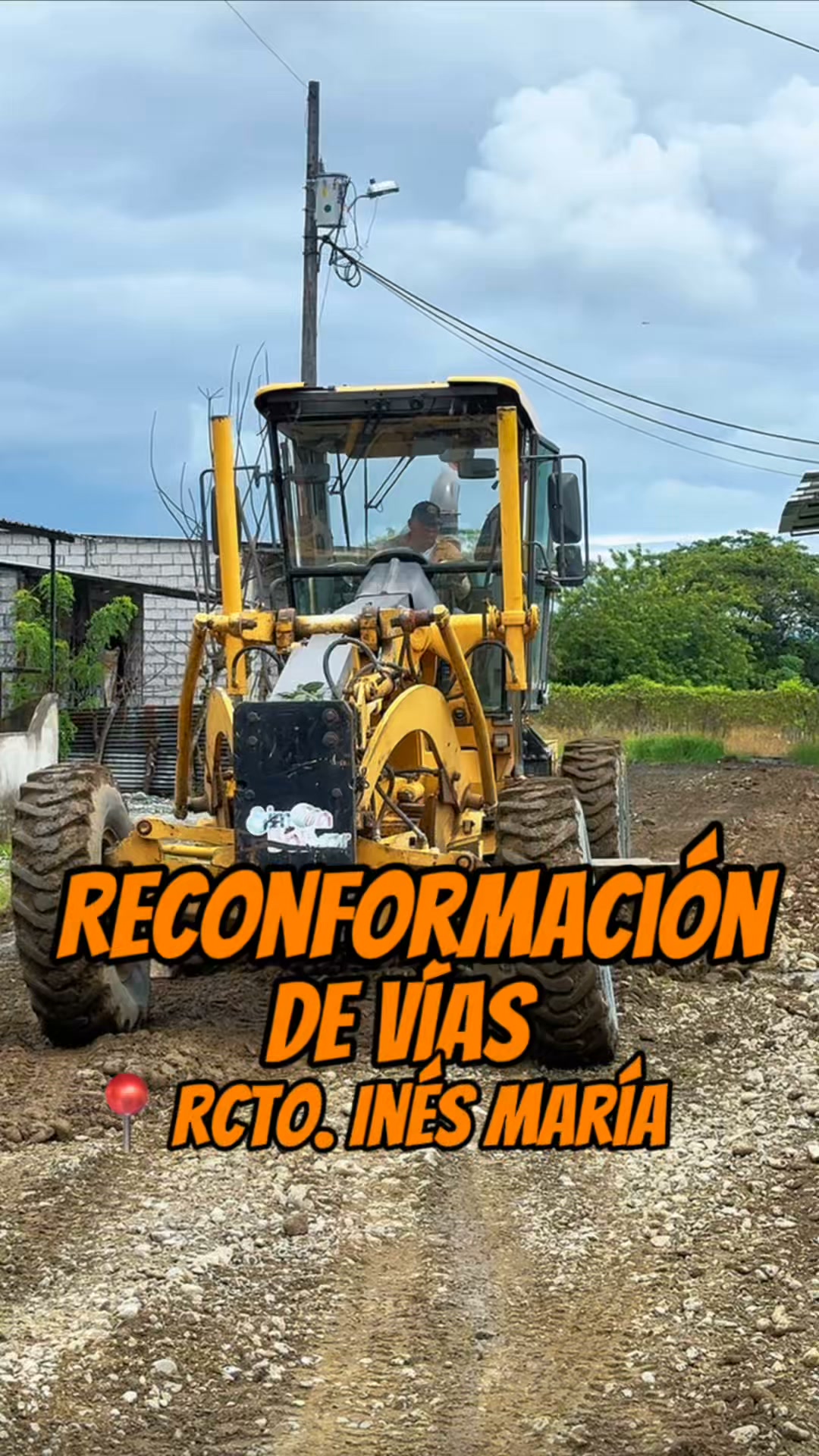 Maquinaria municipal reconformó vías en Recinto Inés María