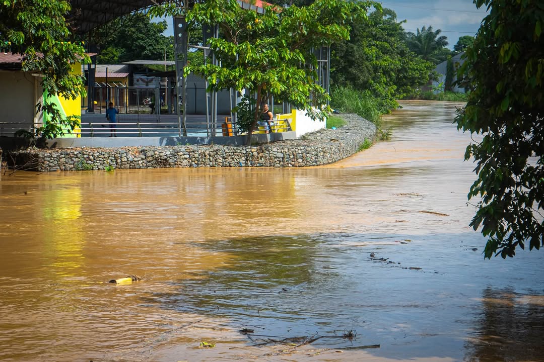 Ríos Los Amarillos y Chilintomo crecen en Simón Bolívar ante lluvias invernales
