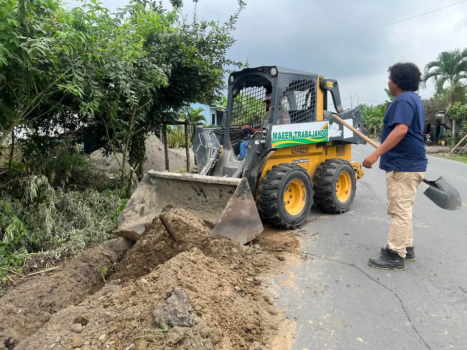 Amplían red de agua segura en Río Milagro 2 con más de 300 metros de tubería