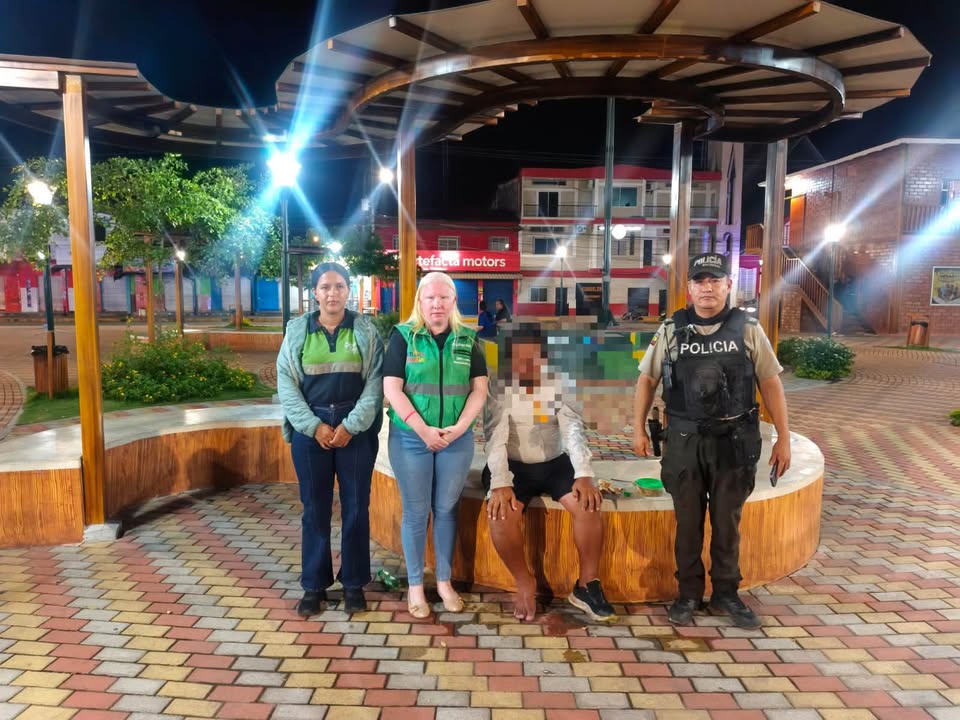 Junta de Protección de Derechos y Policía asisten a vecino en parque de Simón Bolívar