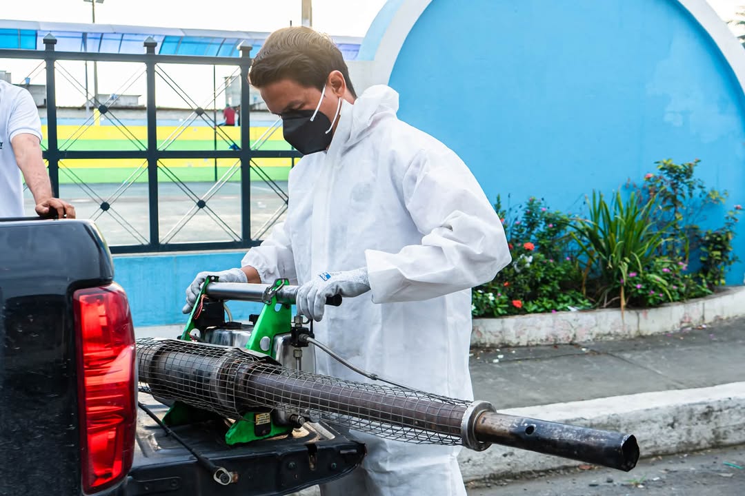 GAD Simón Bolívar intensifica fumigación contra el dengue en tres sectores clave