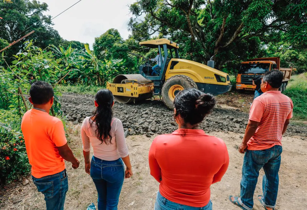 Prefectura del Guayas concluye 85 km de caminos rurales en 9 cantones