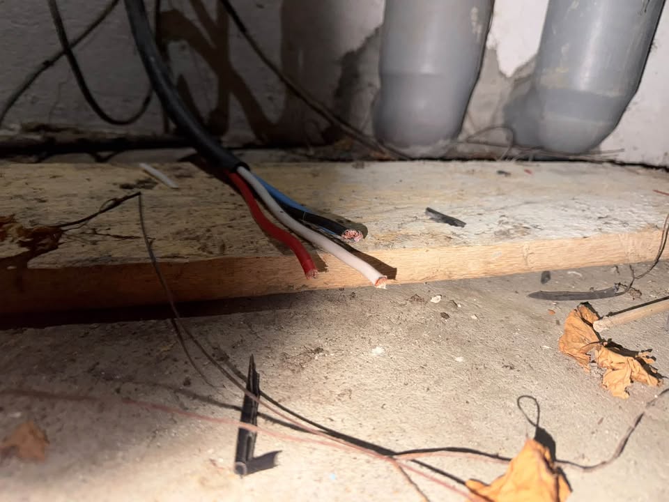 GAD Simón Bolívar repara daños por robo de cables y restablece el agua en Lorenzo de Garaicoa